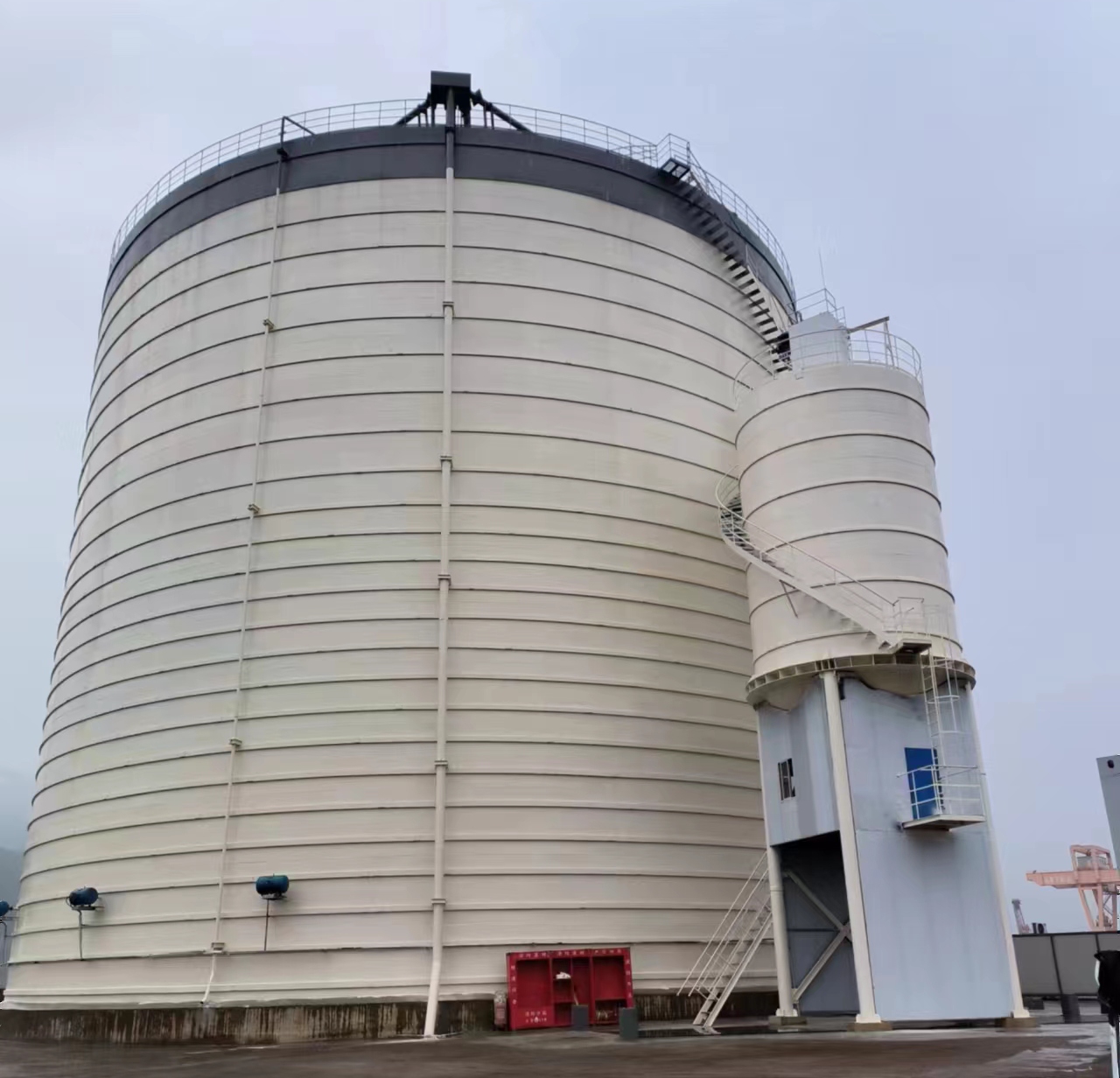 阿里10万吨水泥钢板库